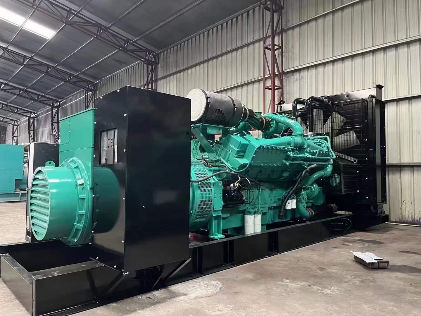 思南如何降低 800kW 柴油发电机输出电流的波动？